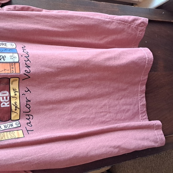 Canvas size L mauve Taylor's Version album books Taylor Swift short sleeve tee - Picture 4 of 5
